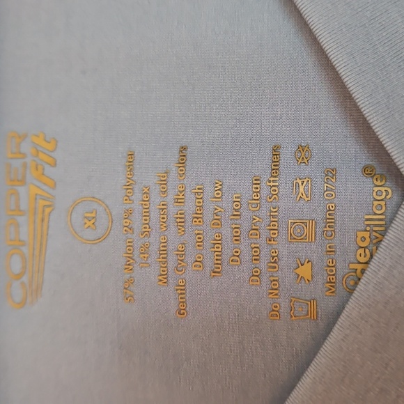 Light Blue-gray Short Sleeve V-Neck Tee, XL, NWT - Picture 3 of 4